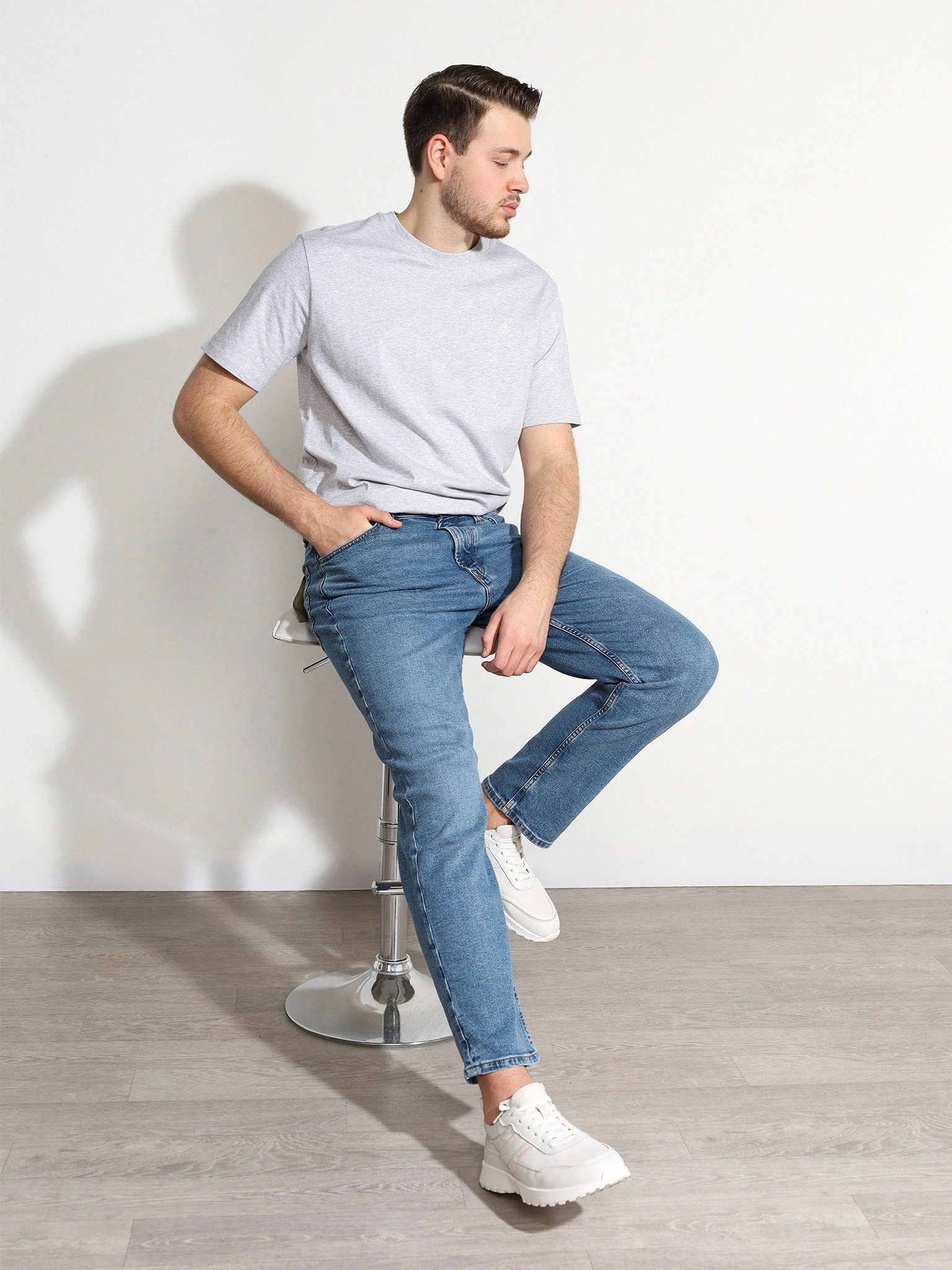 Футболка серого цвета из хлопка